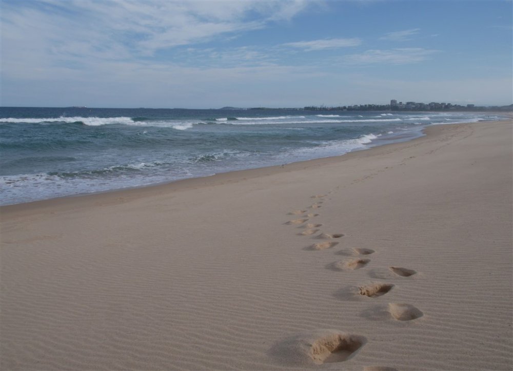 Footprints Woolongong beach