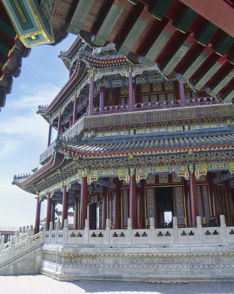 summer palace arch to main pagoda